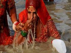 Makar Sankranti: Pilgrims throng Sangam Ghat in large numbers to take holy dip