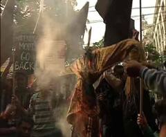 Reporter Stories: স্টুডেন্ট অ্যাগেনস্ট ফ্যাসিজম-এর ব্যানারে কলেজ স্ট্রিটে প্রধানমন্ত্রীর বিরুদ্ধে বামপন্থী পড়ুয়াদের বিক্ষোভ