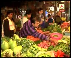 এতদিন পেঁয়াজের আগুন দাম মাথাব্যথার কারণ হয়ে দাঁড়িয়েছিল, এবার আলু বা সবজির দামেও হাতে ছ্যাঁকা লাগছে