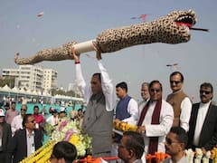 કાઈટ ફેસ્ટિવલની શરૂઆત કરાવતા જ વિપક્ષનો પેચ કાપવાનો મુખ્યમંત્રીનો પ્રયાસ