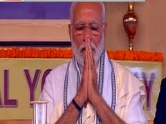 Kolkata: PM Modi बेलूर मठ में भिक्षुओं से मिले, राम कृष्ण मंदिर में की पूजा