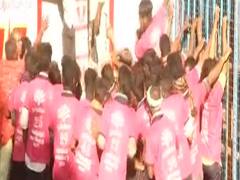 Jallikattu पर रोक के बावजूद Madurai में हुआ खेल का आयोजन