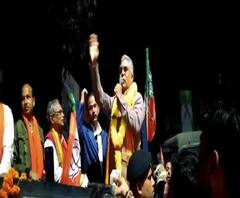 দিলীপ ঘোষের গুলি চালানোর হুমকি, সমালোচনা বাবুল সুপ্রিয়র, 'কেন্দ্র সরকারের উচিত দিলীপ ঘোষকে গুলি করে মারা', পাল্টা হুমকি অনুব্রতর