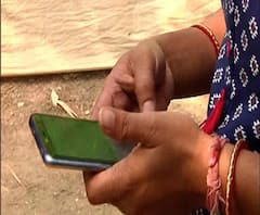 সোশ্যাল মিডিয়া থেকে গৃহবধূর ছবি নিয়ে সুপার ইমপোজ করে ব্ল্যাকমেলের অভিযোগ