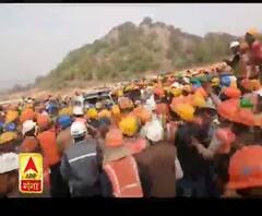 मजदूरों का हल्ला बोल