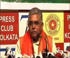 'প্রশাসনের ওপর নিয়ন্ত্রণ নেই, হতাশ, একা হয়ে গিয়ে ছবি আঁকছেন মমতা' মুখ্যমন্ত্রীর প্রতিবাদকে কটাক্ষ দিলীপ ঘোষের