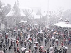 Himachal Pradesh: बर्फबारी ने बदली Dharamshala की तस्वीर, 4 डिग्री पहुंचा तापमान 