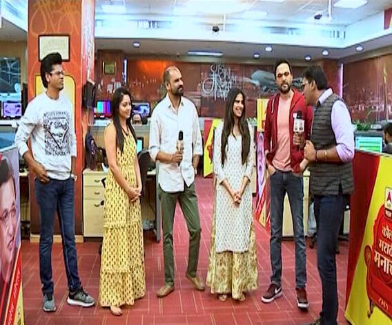 Dhurala Film | चित्रपटगृहांमध्ये 'धुरळा'चीच हव्वा, यशाबद्दल कलाकारांशी गप्पा | ABP Majha