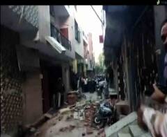 দিল্লির ভজনপুরায় ভেঙে পড়ল নির্মীয়মাণ বহুতল, ধ্বংসস্তূপের নীচে আটকে পড়ে বেশ কয়েকজন পড়ুয়া