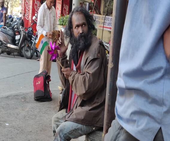 Mhorkya WEB Exclusive | राष्ट्रीय पुरस्कार विजेता दिग्दर्शक झाला 'मनोरुग्ण', अंगावर काटा आणणारं प्रमोशन | ABP MAJHA