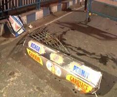 উল্টোডাঙায় নিয়ন্ত্রণ হারিয়ে পণ্যবাহী ট্রাকের ধাক্কা হাইট বেরিয়ারে, বিঘ্নিত যান চলাচল 