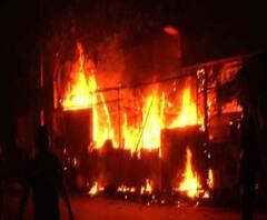 Reporter's Stories: গড়িয়াহাটে ফুটপাথের তিনটি দোকান ভস্মীভূত 