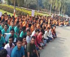 Student Protest | पुण्याच्या कृषी महाविद्यालयात मुलभूत सुविधा मिळत नसल्याने विद्यार्थ्यांचं आंदोलन सुरु | ABP Majha