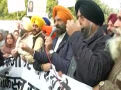 Sikhs in Delhi hold protest against Gurdwara Nankana Sahib attack | Politics Top 20