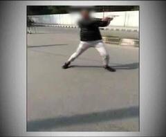 জামিয়া মিলিয়ায় শ্যুটআউট, পুলিশের সামনেই হামলা, দেখুন আরও খবর হেডলাইনসে