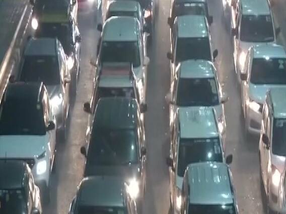 Delhi: India Gate पर नए साल का जश्न मनाने जुटे लाखों लोग, भीषण Traffic Jam जाम | News@7 Full