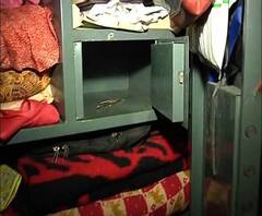 Reporter Stories: নরেন্দ্রপুরে ফাঁকা বাড়ি থেকে চুরি ছেলের বিয়ের জন্য রাখা গয়না, অধরা দুষ্কৃতীরা