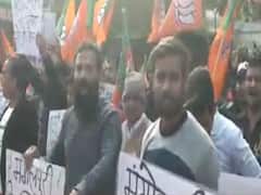 दिल्ली में टिकट बंटवारे से नाराज BJP-कांग्रेस कार्यकर्ताओं का प्रदर्शन | पंचनामा में देखिए बड़ी खबरें