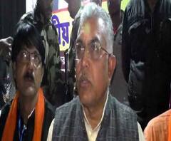 রাজনীতির বদলে দায়িত্বপ্রাপ্ত ব্যক্তিদের সঙ্গে কথা বললেই রাজ্যের মানরক্ষা হবে, প্রজাতন্ত্র দিবসে পশ্চিমবঙ্গের ট্যাবলো বাতিল প্রসঙ্গে দাবি দিলীপ ঘোষের