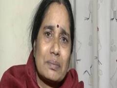 Nirbhaya's mother accuses BJP, AAP of playing politics