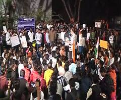 JNU Protest | जेएनयूमधील विद्यार्थ्यांच्या मारहाणीच्या निषेधार्थ मुंबई, पुण्यात आंदोलन | ABP MAJHA