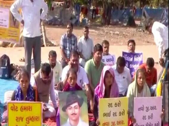 LRD ભરતીનો વિવાદઃ 5 મહિલા ઉમેદવારોએ શરૂ કર્યા ઉપવાસ, જુઓ વીડિયો