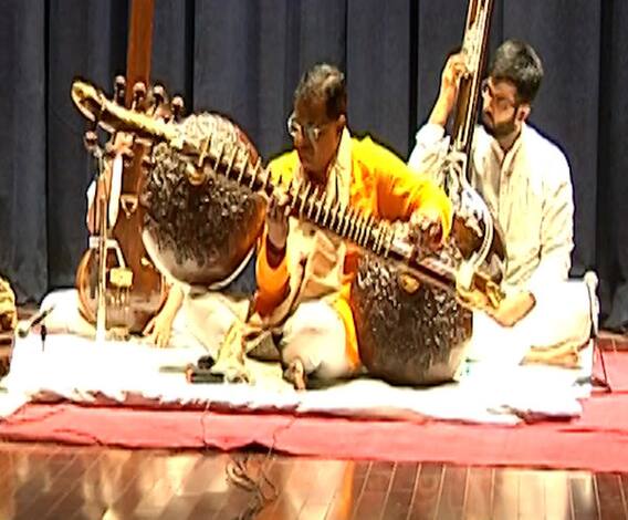 Mumbai University | मुंबई विद्यापीठात रुद्रवीणा कार्यक्रम, चार प्रसिद्ध कलाकारांचा कार्यक्रमात सहभाग 