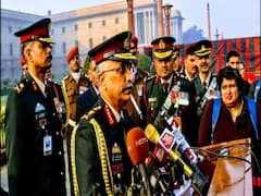  Army Chief का नए साल पर संदेश, 'देश पर आंच नहीं आने देंगे'