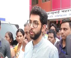 Aditya Thackeray | किती दिवस इतिहासात रमणार? आदित्य ठाकरे यांचा सवाल | ABP Majha