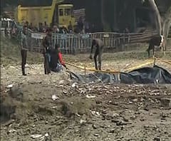 নৈহাটিতে বিস্ফোরণে গভীর গর্ত, এলাকা পরিদর্শন বম্ব স্কোয়াডের, শনিবার যেতে পারে ফরেন্সিক দল – এক ঝলকে