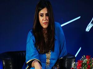 Friends congratulate Ekta Kapoor as she gets Padma Shri award | Hot News Full