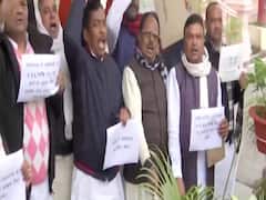 बिहार विधानसभा के बाहर CAA-NRC-NPR के खिलाफ विरोध प्रदर्शन