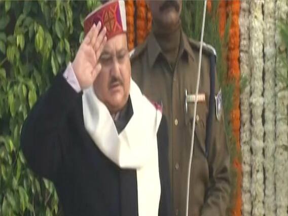 BJP अध्यक्ष JP Nadda ने पार्टी मुख्यालय में फहराया तिरंगा