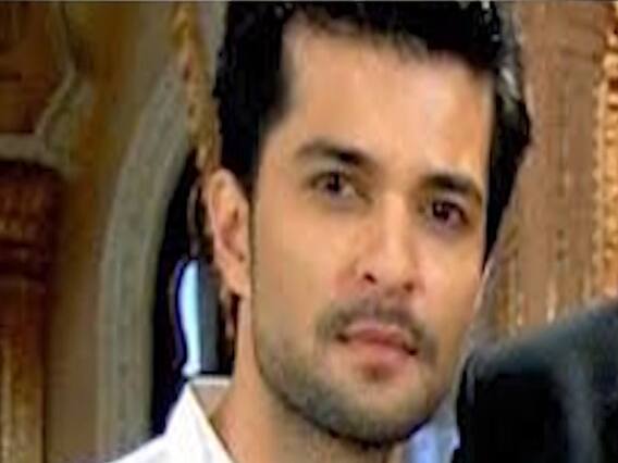 Raqesh Bapat के पिता का निधन