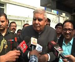 অসুস্থ কবি শঙ্খ ঘোষকে দেখতে হাসপাতালে রাজ্যপাল 