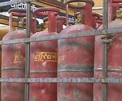 Gas Cylinder Rate | विनाअनुदानित गॅस सिलेंडर 19 रुपयांनी महागलं | ABP Majha
