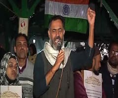 জেএনইউকাণ্ডের প্রতিবাদে মুম্বইতে প্রতিবাদ প্রাক্তনীদের, সিএএ রদের দাবিতে পার্ক সার্কাস ময়দানে অবস্থান-আন্দোলন, সভাস্থলে গিয়ে সংহতি জানালেন যোগেন্দ্র যাদব