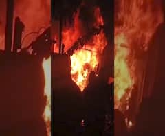 Chandrapur Fire | झी बाजार या दुकानाला भीषण आग, चार कोटींचं नुकसान झाल्याचा अंदाज | चंद्रपूर | ABP Majha