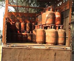 ফের দামি রান্নার গ্যাস, কেন্দ্রকে নিশানা তৃণমূলের, খবর ফটাফট