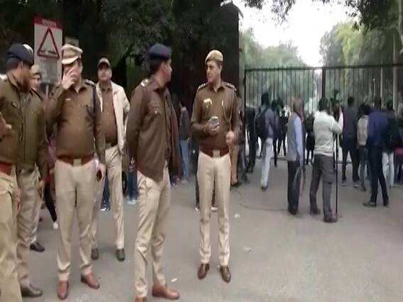 JNU हिंसा: Police को मिली 100 मोबाइल फुटेज,पब्लिक नोटिस जारी कर करेगी: सूत्र