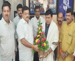  Bhaskar Jadhav | मंत्रीपद न मिळाल्याने मंत्री उदय सामंत भास्कर जाधवांच्या घरी | ABP MAajha