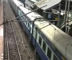 বাড়ল দূরপাল্লার ট্রেনের ভাড়া, তৃণমূল-বিজেপি চাপানউতোর