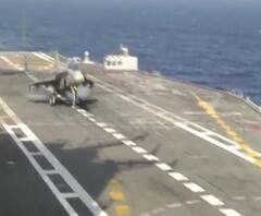 Tejas Aircraft | 'तेजस' लढाऊ विमानाचं 'विक्रमादित्य' युद्धनौकेवर यशस्वी लॅंडिंग | ABP Majha 