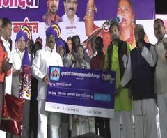 Sushma Devi | भीमगीत गायिका सुष्मा देवी यांचा लातूरमध्ये सत्कार | ABP Majha 