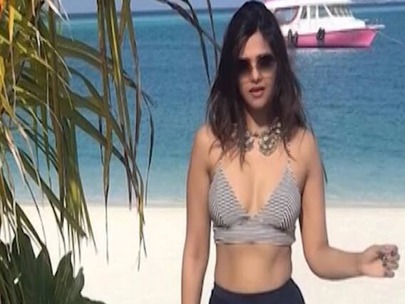 Dalljiet Kaur's bold look with Randeep Rai in Maldives 
