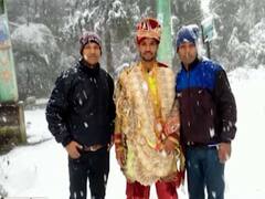 Uttarakhand में दूल्हे और बाराती के लिए आफत बनी बर्फबारी