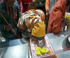 Mandhardevi Yatra | साताऱ्यात मांढरदेवी गडवर काळूबाईच्या यात्रेचा उत्साह | ABP Majha 