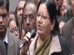 दिल्ली पुलिस के अधिकारियों से मिली Jamia VC, JNU हिंसा मामले में 3 लोगों से पूछताछ