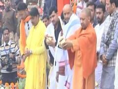 UP के बलिया में CM Yogi ने Ganga Yatra को दिखाई हरी झंडी