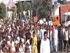 પોરબંદરમાં માલધારી સમાજનું રસ્તા રોકો આંદોલન, જુઓ વીડિયો